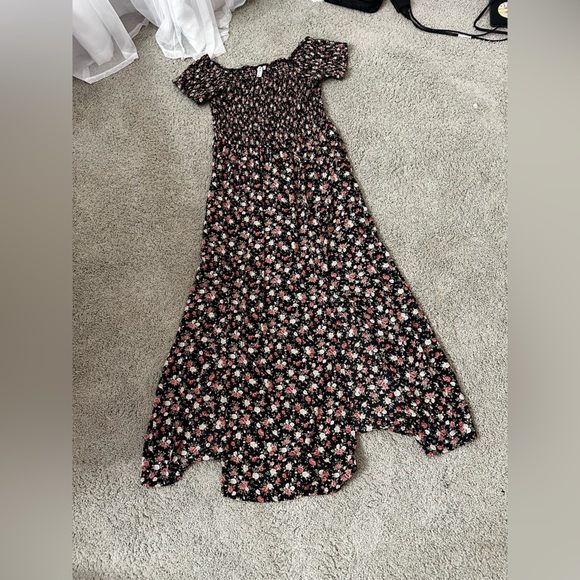 Floral Dress with leg slits - Picture 1 of 1